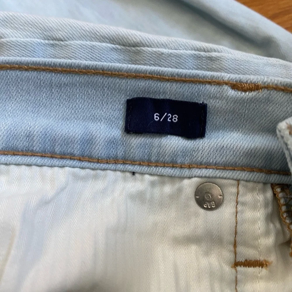 Gap 1969 Jeans Women 6/28R Stretch Skinny Mid Rise Light Wash Raw Hem Distressed